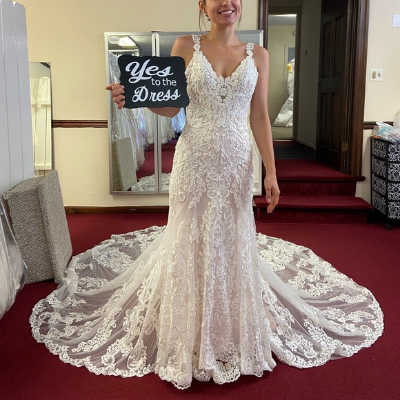 Wedding dress - Picture 4 of 4